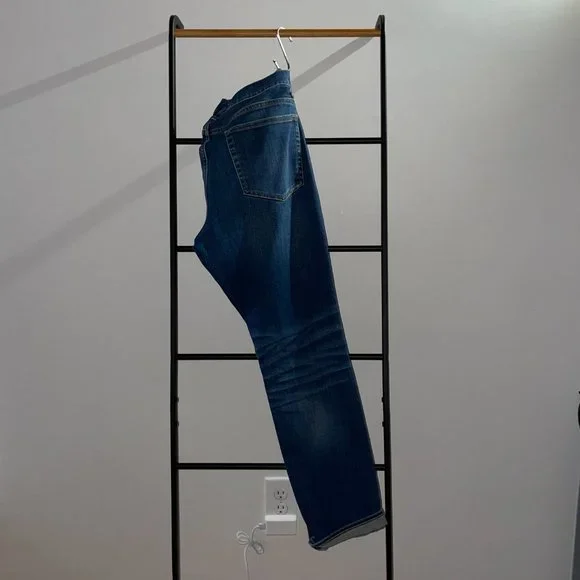 J. Crew Men's Straight Fit Sutton Jean 30/30 - Picture 2 of 3